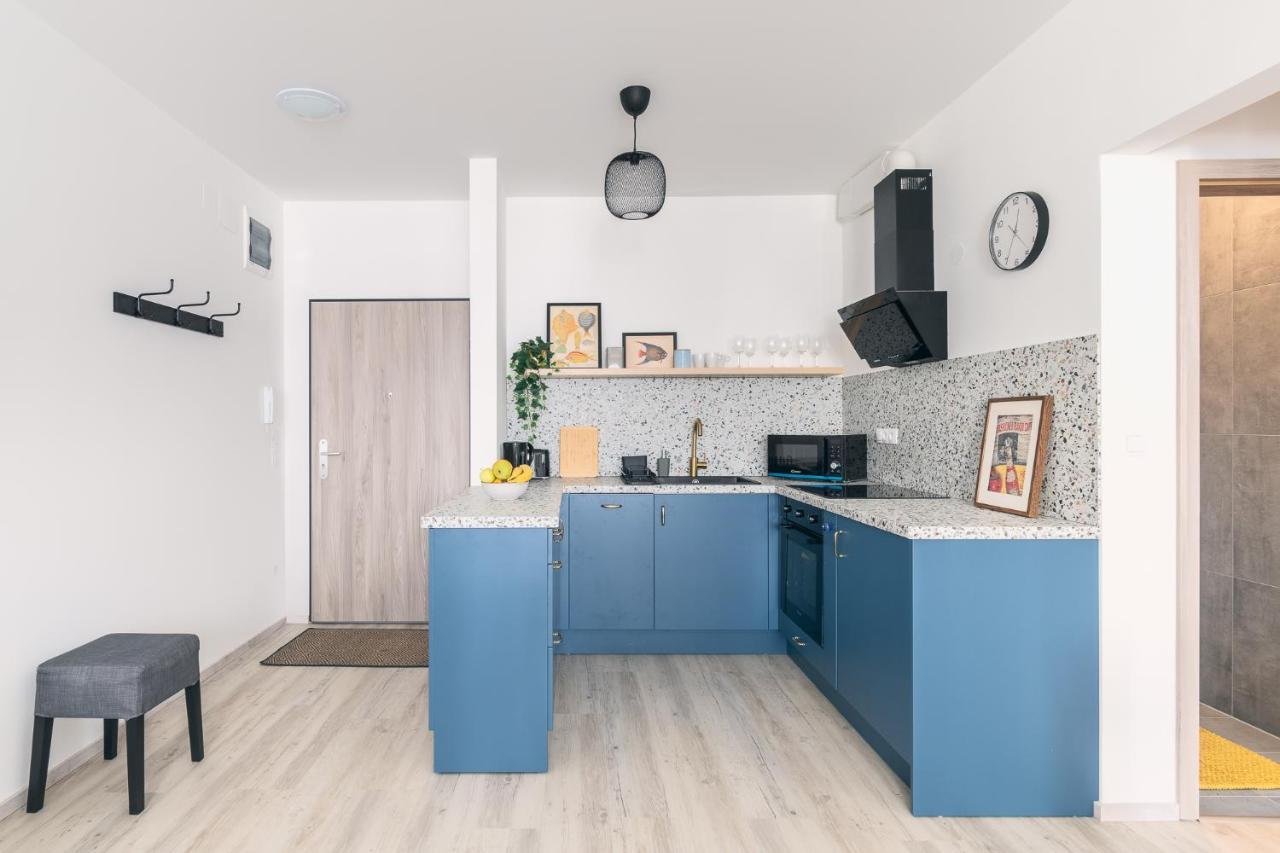 Corvin Apartment With Balcony And Ac บูดาเปสต์ ภายนอก รูปภาพ